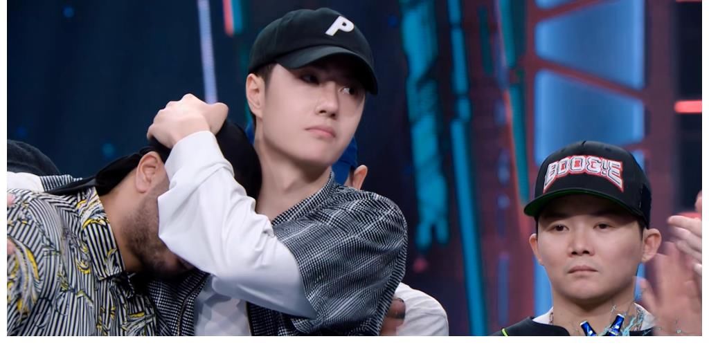 张艺兴|《街舞4》韩庚、刘宪华战队输太惨，网友质疑节目组偏袒王一博