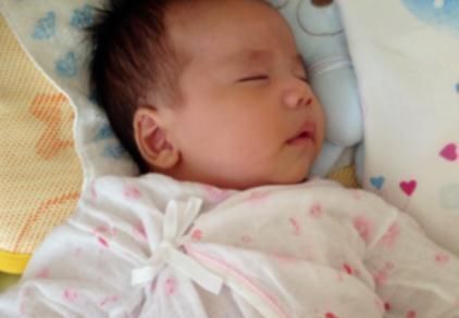 夏女士|6个月宝宝紧握小手,奶奶察觉不对带去医院检查,医生太迟了