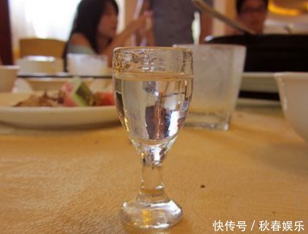 好喝的酒不一定是最贵,3款酒适合朋友日常小聚,口感不比茅台差