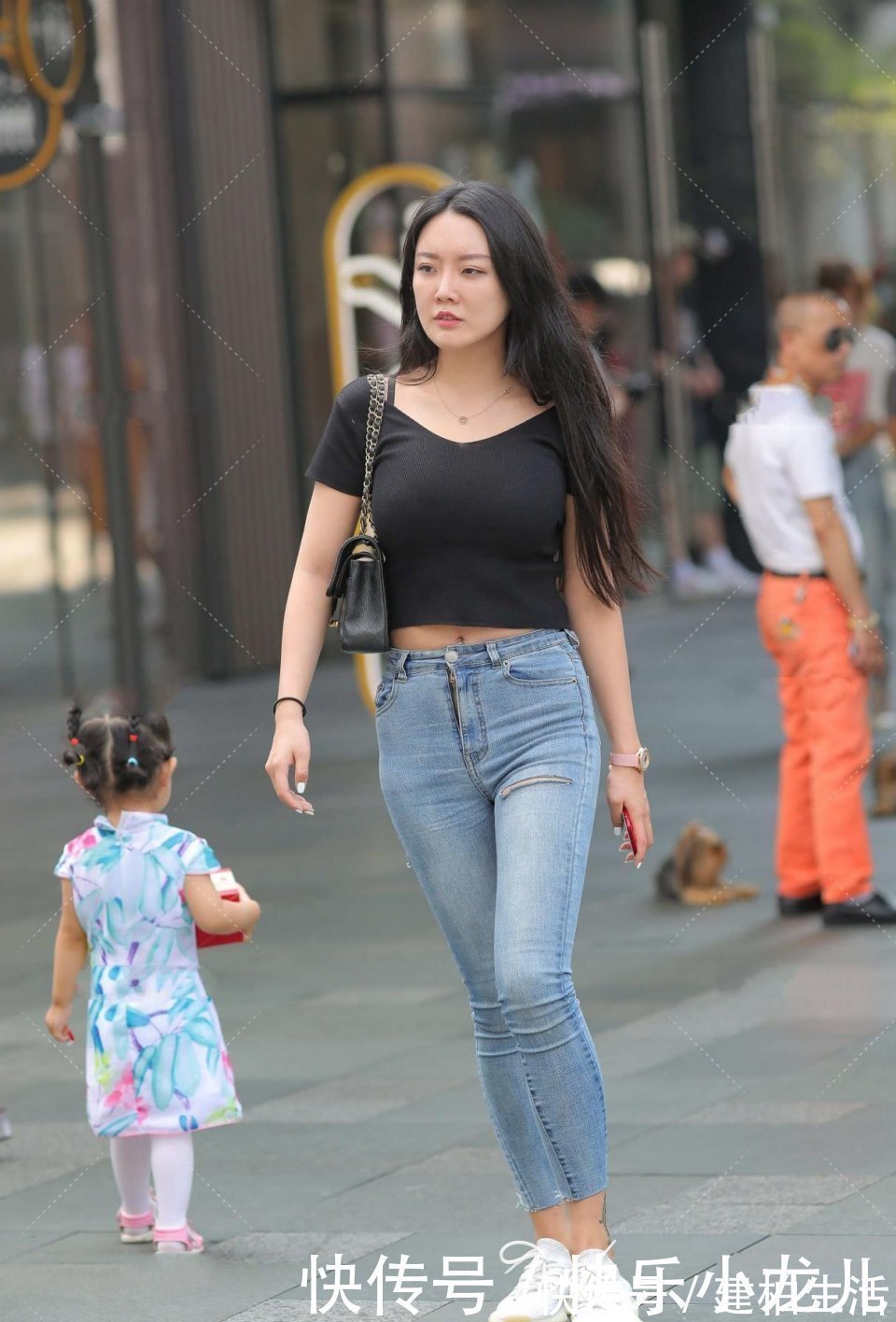 高贵 它是如此美丽,高贵的气质,让我想保护她,一起吃个饭吧