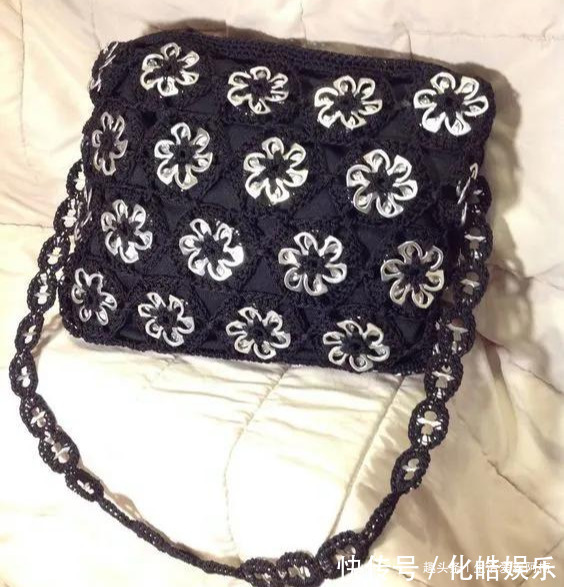 在易拉罐拉环上编织,钩成的包包耐看耐用!DIY变废为宝附教程