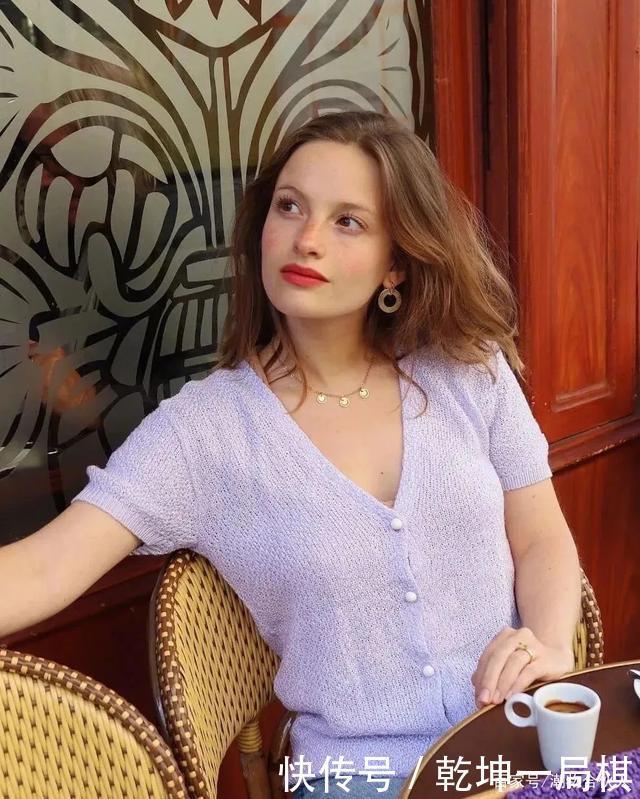 收下这份巨显脸小的「夏日法式发型」指南,时髦又好打理~