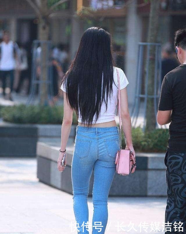 美丽|性感美女,穿着破烂的牛仔裤,美丽而迷人