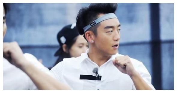 公交|跑男首期未播撕名牌,苗苗被李晨拐跑?孤独郑恺公交追妻