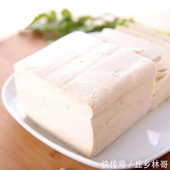 豆腐在家就能做,不用石膏不用醋,做法简单又好吃,跟买的一样