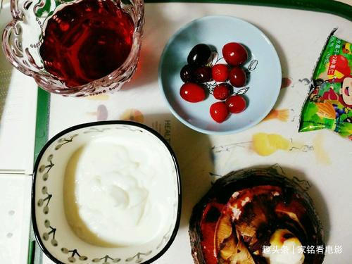 酸奶搭配芋泥,好看又好吃,关键是做法简单