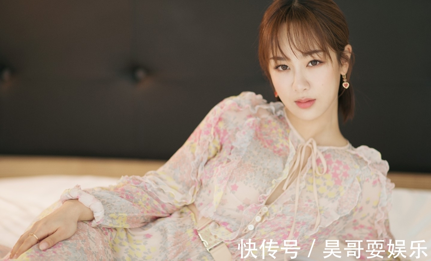 cp|张艺兴替杨紫报一掌之仇，高情商回绝那英，这对cp隔空互动太甜了