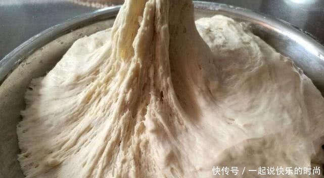 和面光加酵母可不行,往里加几滴“它”,蒸什么都松软好吃!