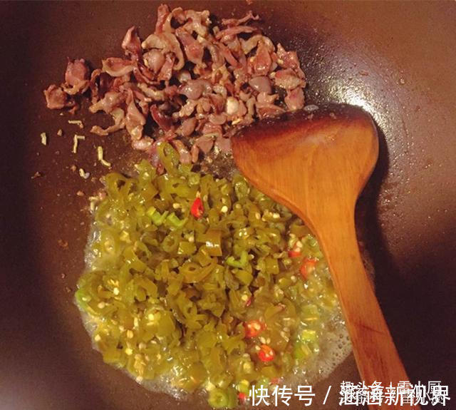 酸辣椒|鸡胗搭配这些菜一起炒,竟能这么好吃!用来拌饭又要多吃一碗!