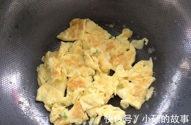 鸡蛋|这个菜营养丰富,和它搭配在一起,简直就是绝配啊