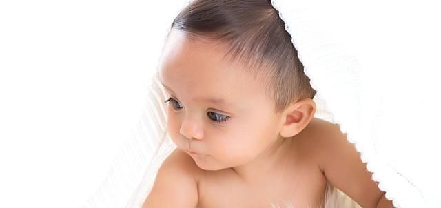 医生|四胞胎孕妈38周还不生,婆婆含泪阻止手术,医生剖开肚子吓晕了