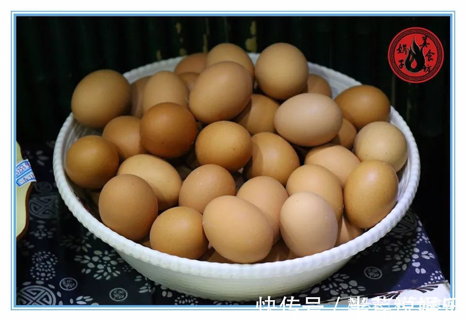 五花肉别再做红烧了，加3个鸡蛋，用手卷一卷，全家人都爱吃