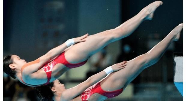 陕西队|张家齐陈芋汐向观众比心!十指紧扣登上领奖台,不逃避媒体采访