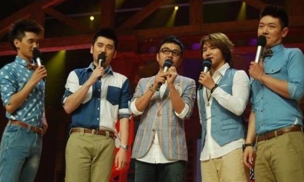 羅密歐與朱麗葉|一個為義救場,一個為錢離開,《天天向上》這兩個主持人差別太大