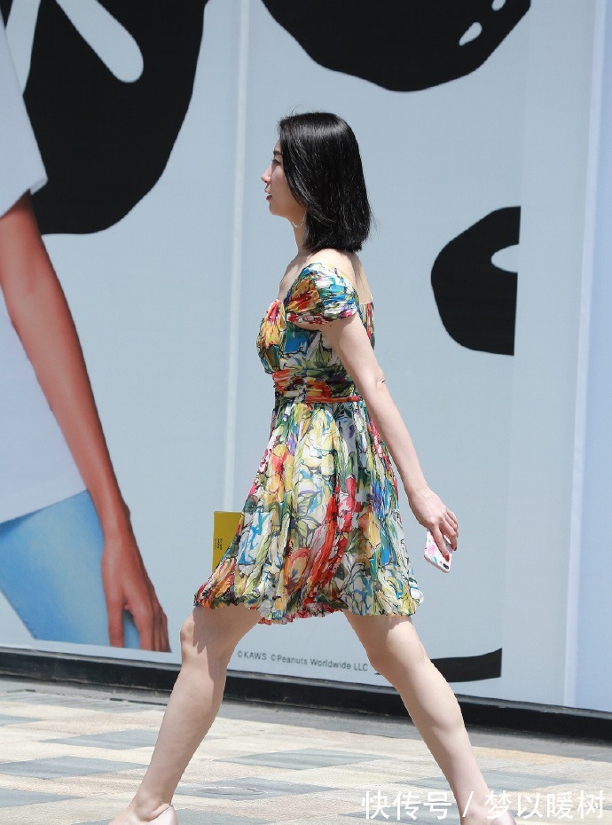 搭配|穿花裙就“显老”那还是你搭配出了问题,不然你早就“爱”上它了