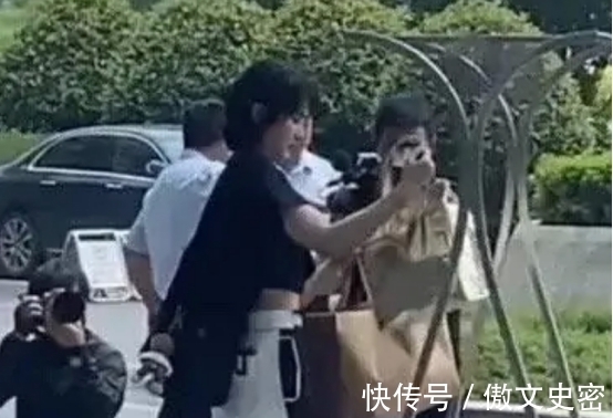 中餐廳|《中餐廳5》錄制了,龔俊現(xiàn)身機(jī)場(chǎng)帶鍋加盟,周也姚安娜你站誰