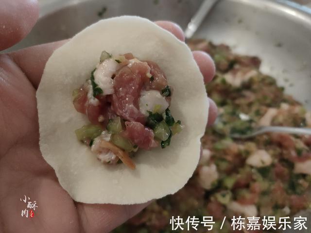 鲜嫩|饺子想要好吃，调馅是关键，饺子店老板教你调馅技巧，鲜嫩多汁