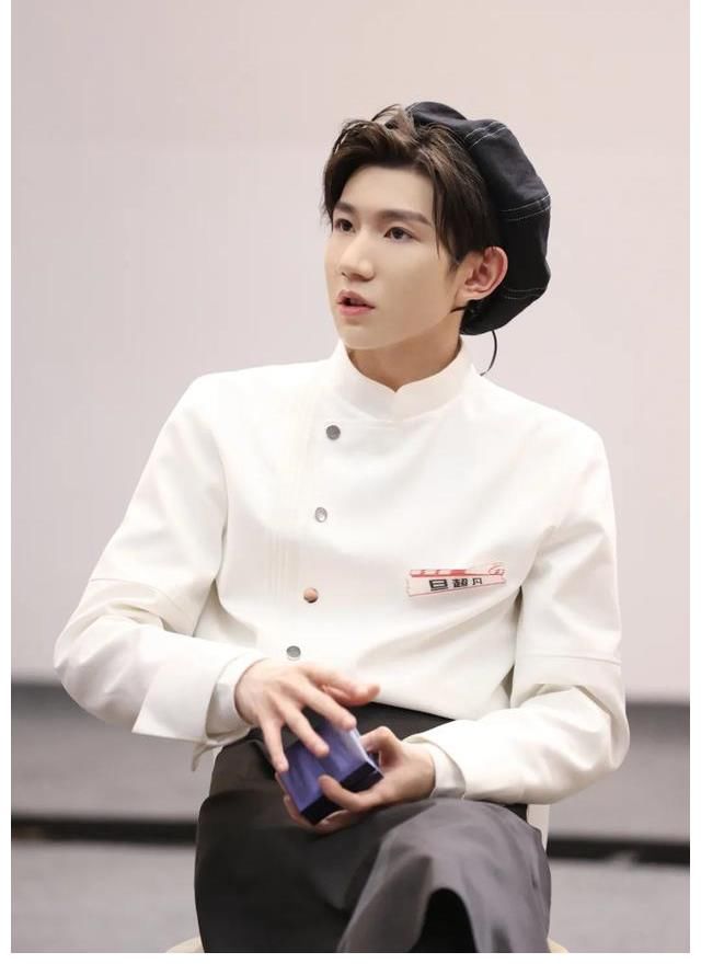 社交|王源愛奇異劇本鯊，引領“劇本殺社交”時尚新潮流