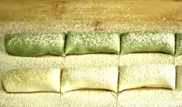 孩子最爱吃的糯米卷，我一周做3回，软糯香甜，两天不做就喊馋