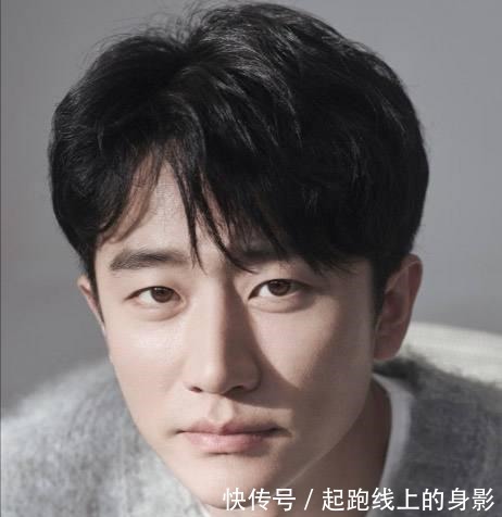 平头|男人过了40岁，尽量避开这3种发型，尤其是第二种，显老又土气！