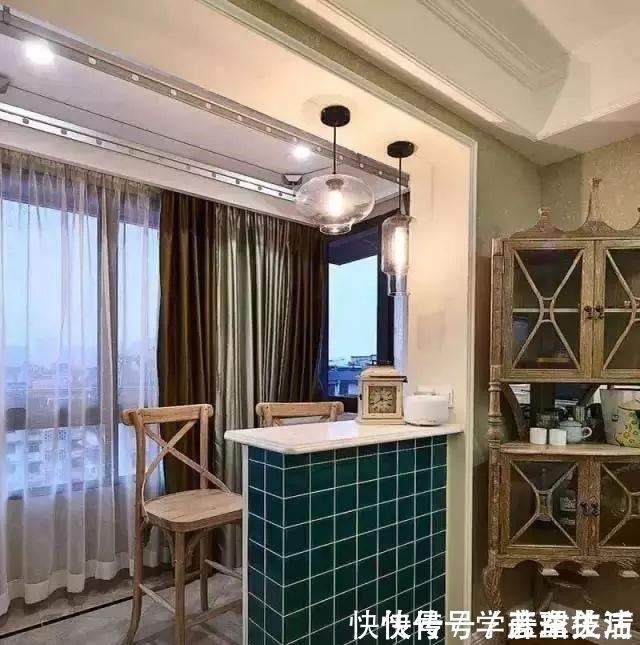 阳台|越来越多家庭在客厅和阳台之间选这些隔断,好看实用,还改善格局!