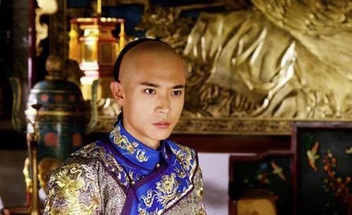 明珠|康熙早期的两名宠臣，明珠为啥可以善终，索额图却被囚禁至死