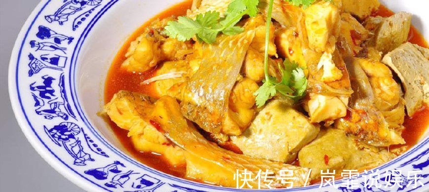这道菜|豆腐跟它一起烧，鲜香美味，做法简单，真是一道下饭菜！