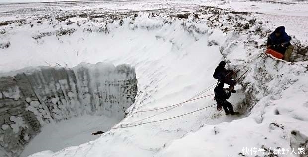 俄罗斯频频出现神秘“天坑”,专家称:和天然气的大量开采有关!
