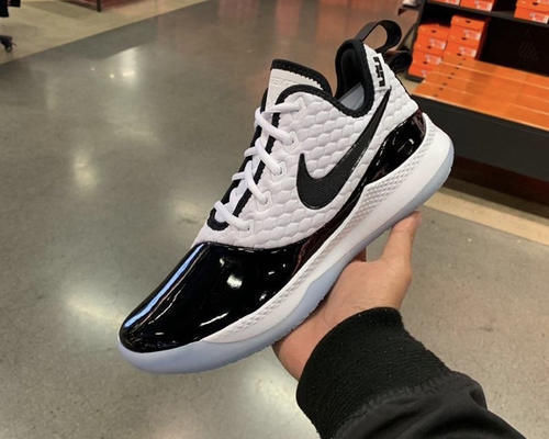 篮球鞋 400块钱左右NIKE实战篮球鞋推荐,学生党非常值得购买。