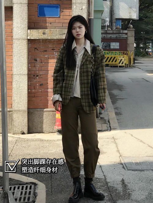 2021冬春又火了一种裤子叫“粽子裤”，拉风保暖，配大衣穿很高级