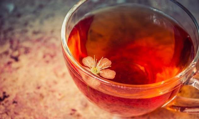 肝脏|熬夜伤肝,白开水加一点它,不仅能保护肝脏,还能减肥排毒!