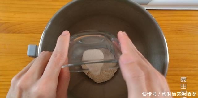 无法揉出手套膜来试试水合法揉面吧,超级轻松省力