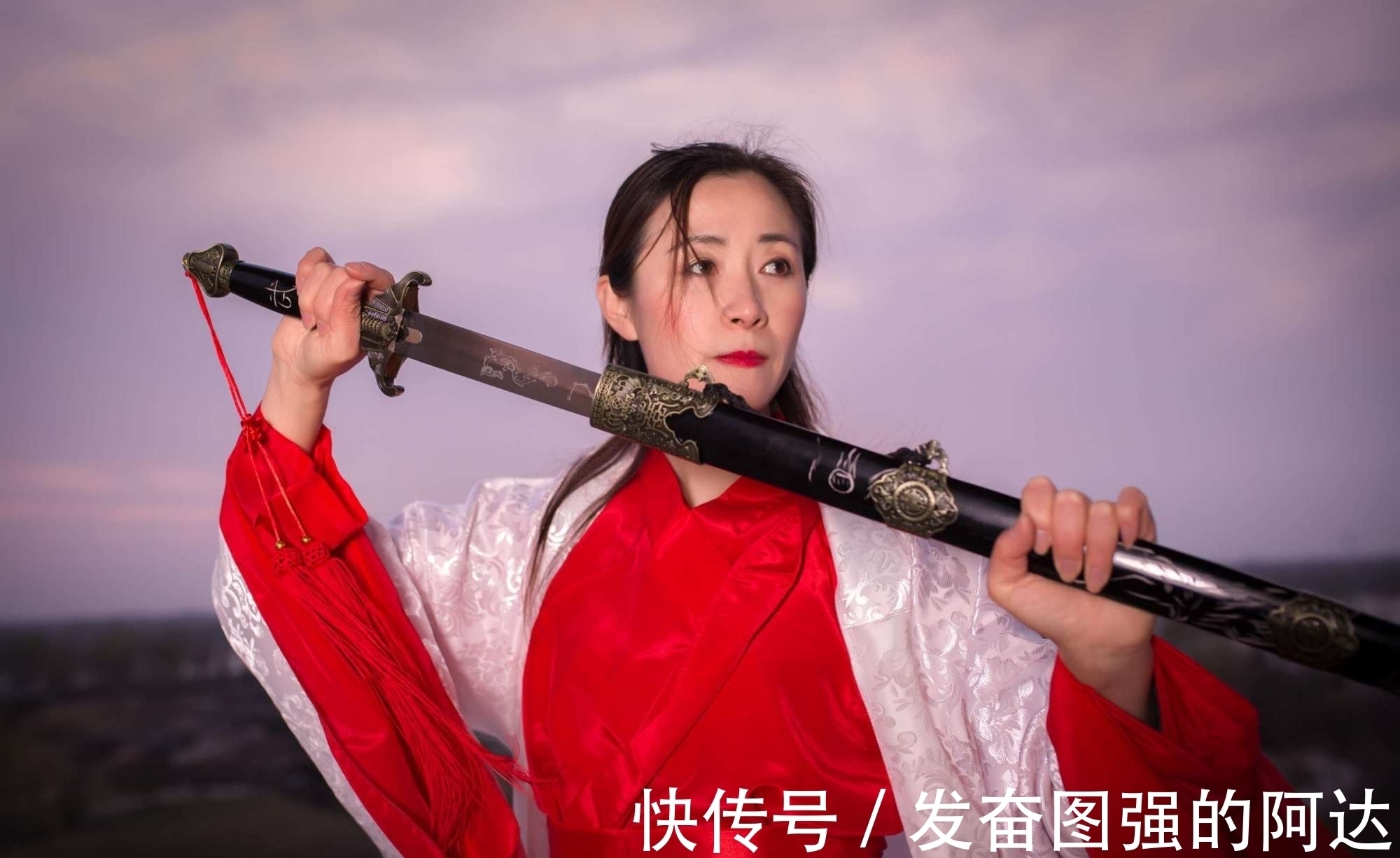 兵器#现代的刀剑拿到古代,在兵器榜上有排名吗?大概位于什么水平?