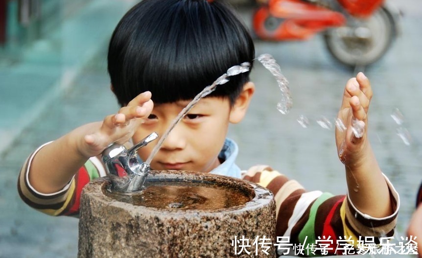 宝宝出现这5个“举动”,家长有福了,说明孩子有高智商