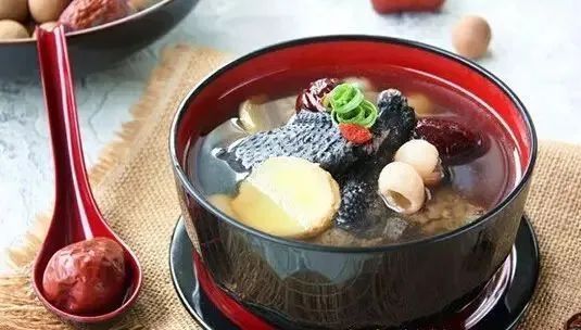 大枣|体虚的人多喝这三汤，简简单单补气血~现在喝最合适！