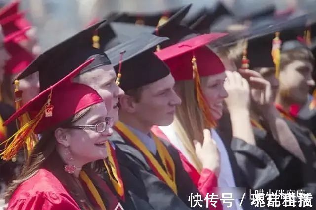 宝妈|一胎生“一窝”是种什么体验?七胞胎一天用52片尿布,喝42瓶奶粉