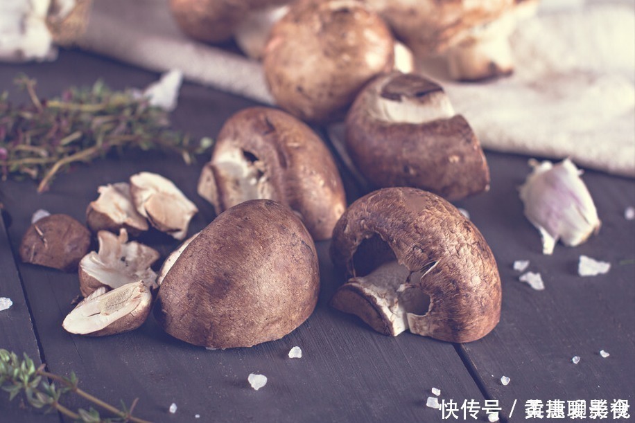 香菇|买香菇，挑大的还是小的？老菜农：牢记“3买4不买”，谁也不敢忽悠你