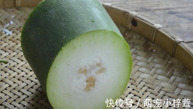 冬瓜汤|中餐厅：张亮用冬瓜煮汤不去皮？能喝吗？网友：他真的会做菜？