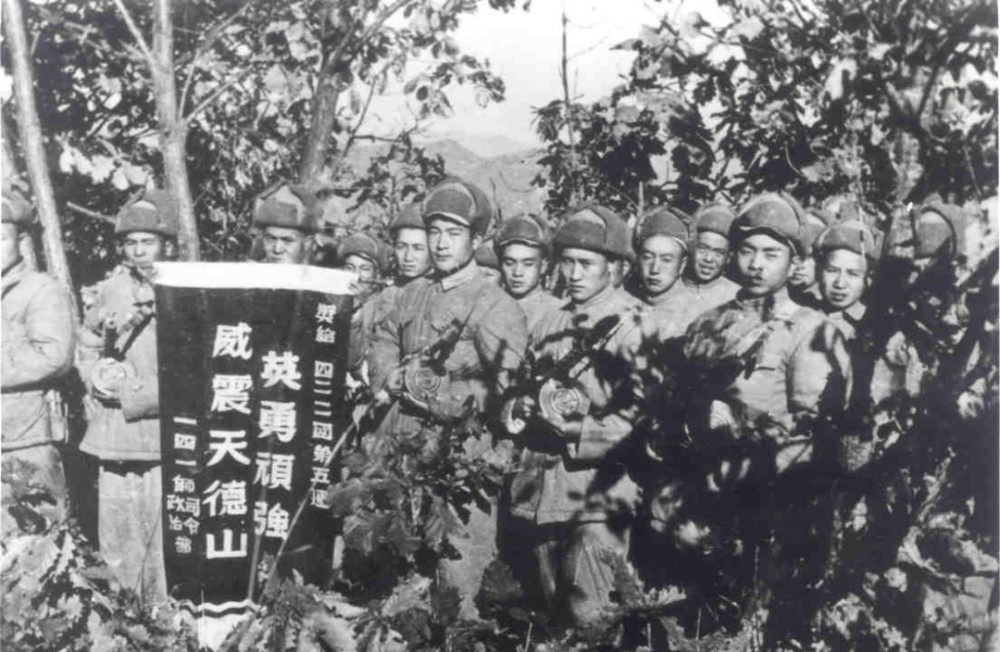 独守|新兵独守上甘岭阵地,歼敌280人没受一处伤,还被编入课本