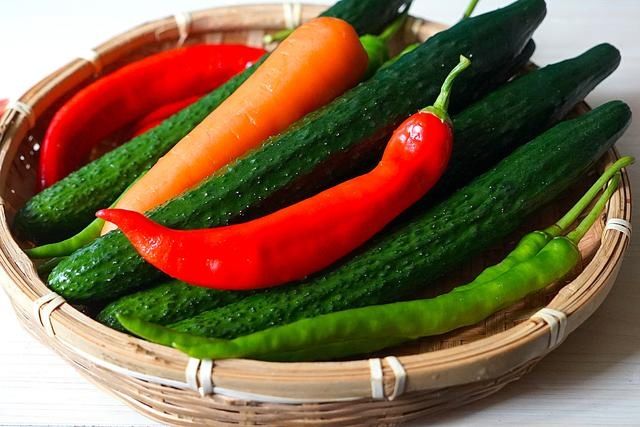 下饭|秋季,腌菜的季节到了,这样腌制黄瓜,酸辣爽脆又下饭,还不发霉