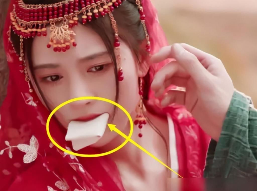 张一山|鞠婧祎被绑架像咬棉花棉被吐槽!穿丧服化浓妆不尊重观众