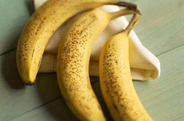 遇到这种香蕉不要买, 它可能是化学药剂浸泡过的!