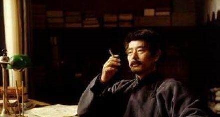 美好的日子@理发师嫌鲁迅没钱,马马虎虎的给鲁迅理发,鲁迅的回应真是绝了