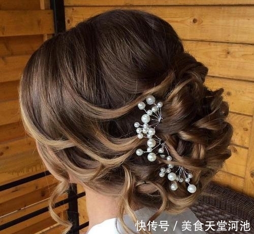 2021结婚季！33个优雅新娘的别致婚礼发型