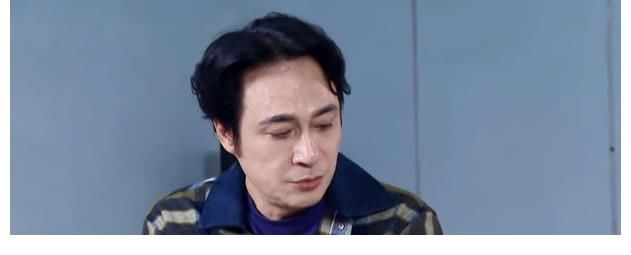 張傲月拿出冠軍獎(jiǎng)杯，韓宇拿出冠軍毛巾，為何吳鎮(zhèn)宇沒帶金馬獎(jiǎng)杯