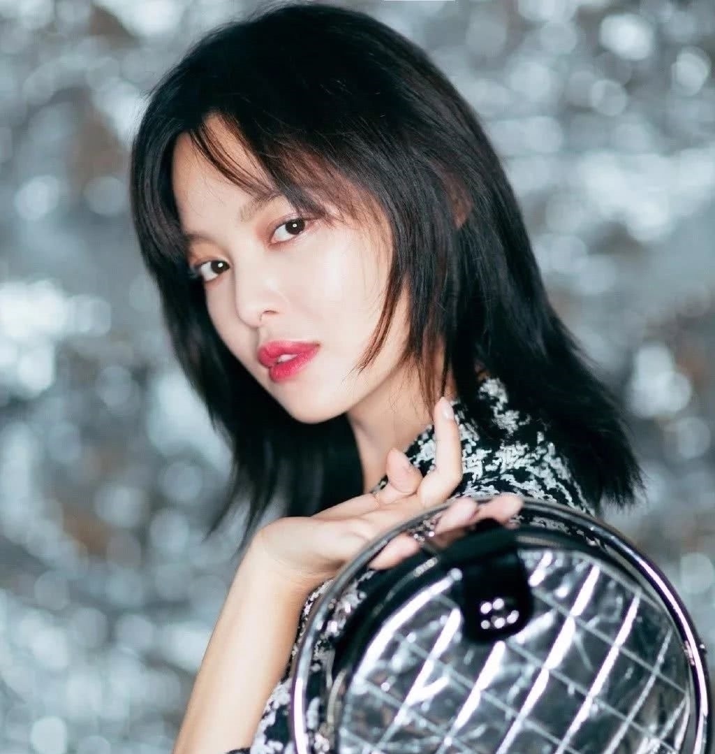 发型 让女生变丑的几款发型,虽然都是很火很受欢迎,但是不要跟风剪