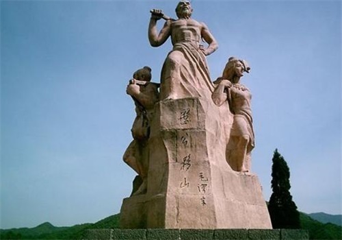 教科书|席慕蓉《愚公移山》很可怕,应移出教科书,她的理由又是什么