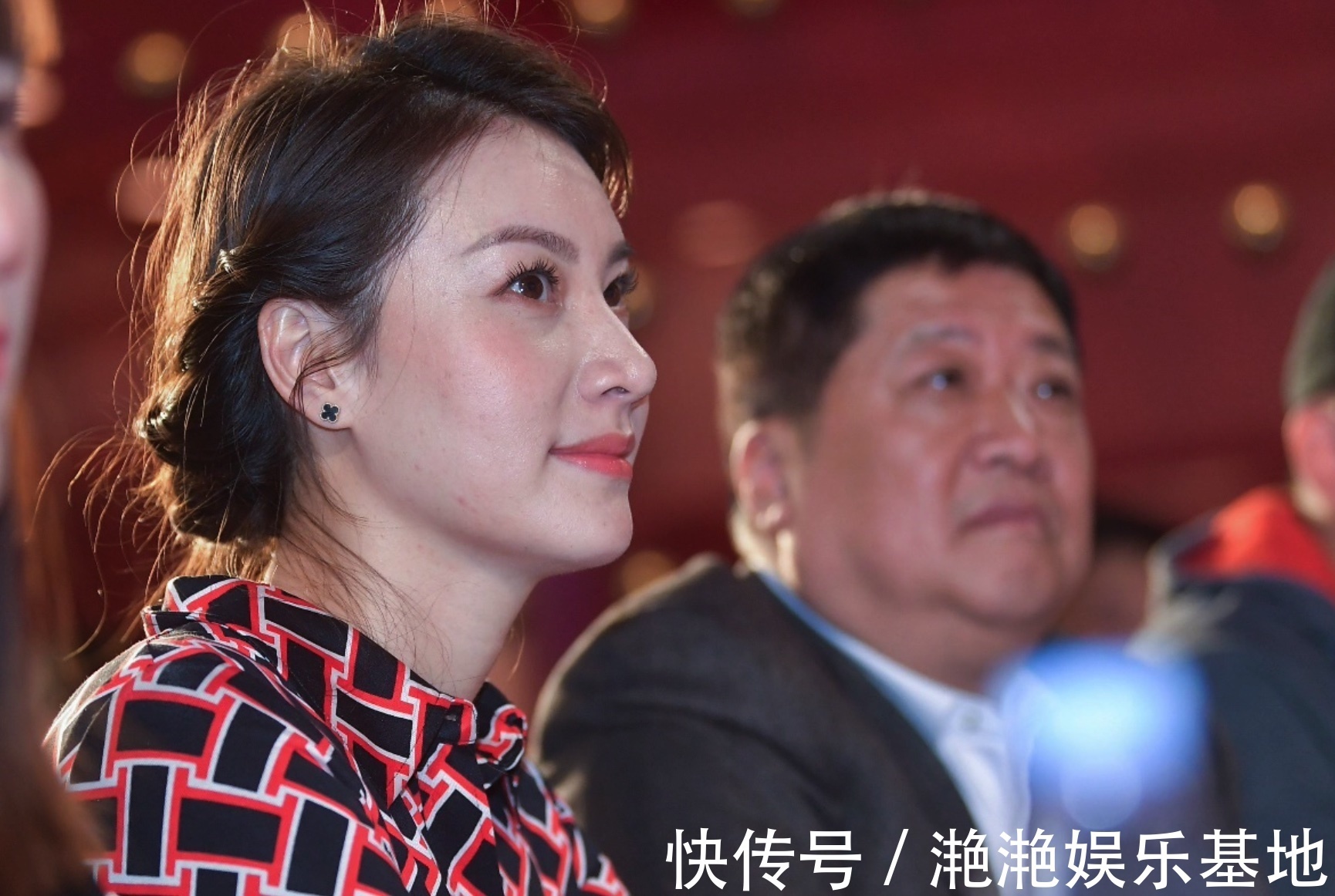 羽毛球|国羽冠军谢杏芳回归赛场!40岁依然英姿飒爽,全为林丹做此举动