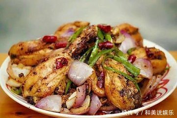 夏季经常把洋葱和此物一起炒着吃,好吃又健康,还能防癌、抗疲劳