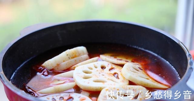 湖北菜|自制家庭版周黑鸭辣卤藕,关键在于酱汁,学会再也不用出去买!